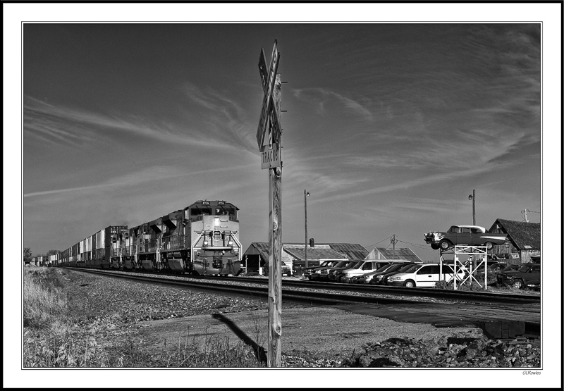 American Icons Meet Under Wispy Sky