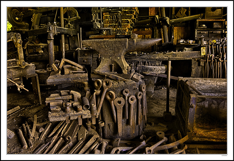 Village Smithy - Anvil and Specialty Tools